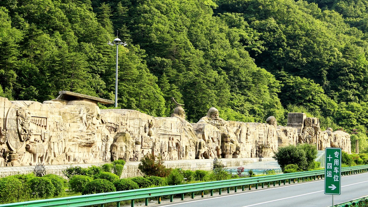 旅途随拍--秦岭服务区