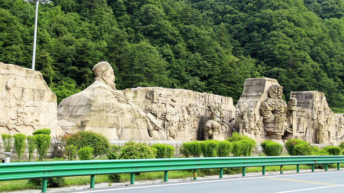 旅途随拍--秦岭服务区