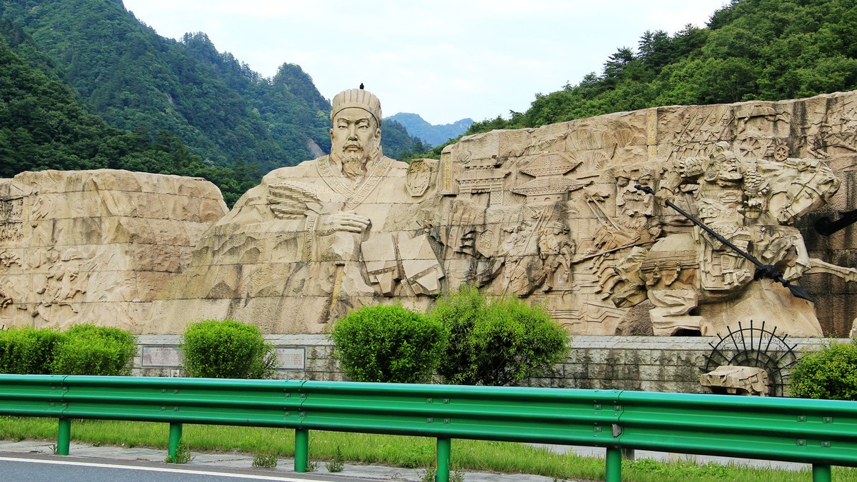 旅途随拍--秦岭服务区