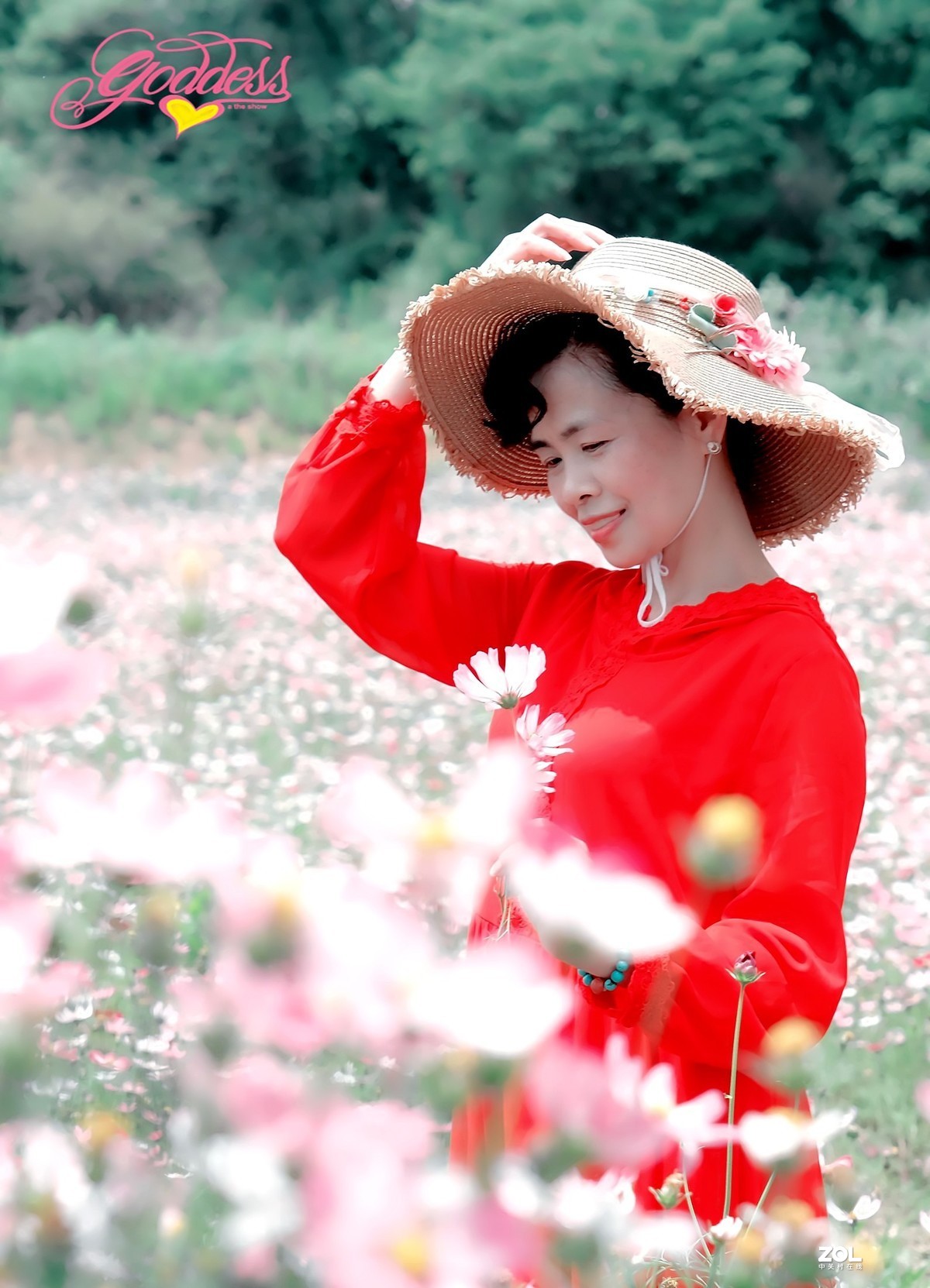 一组花海人像∶被风吹过的初夏。