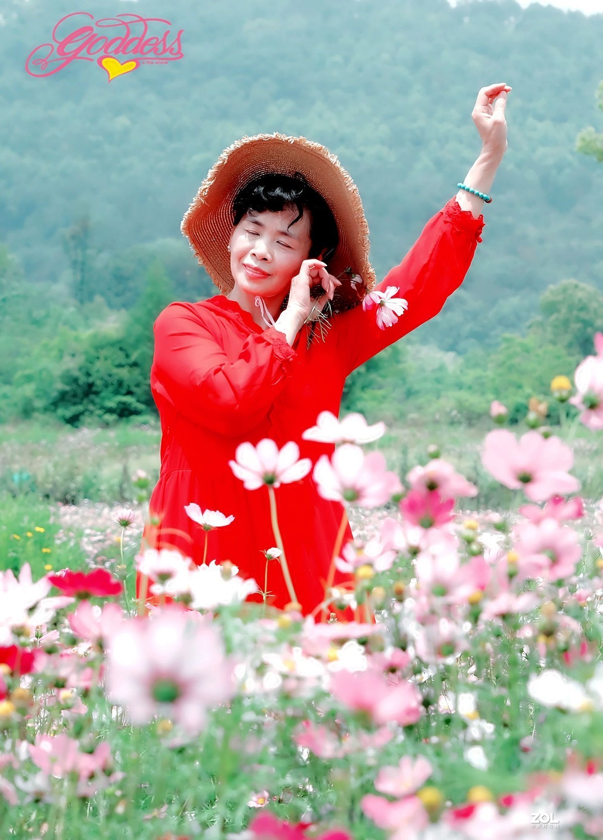 一组花海人像∶被风吹过的初夏。