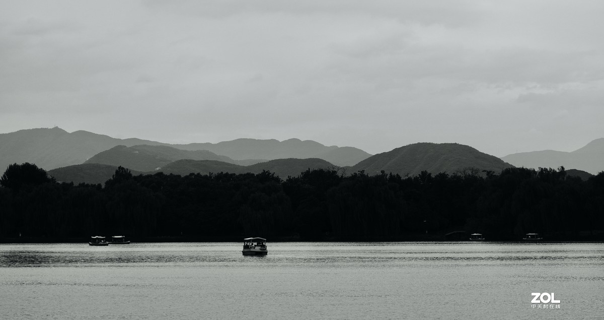 圆明园阴雨天   观山赏荷。