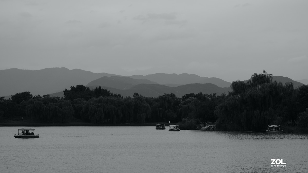 圆明园阴雨天   观山赏荷。