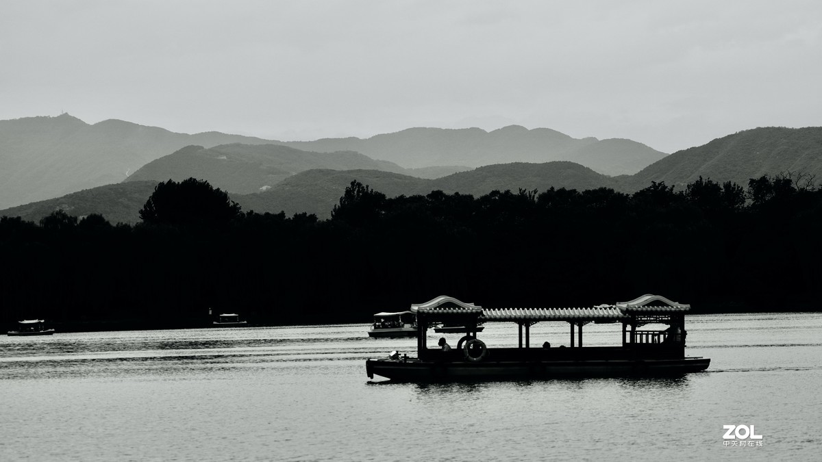 圆明园阴雨天   观山赏荷。