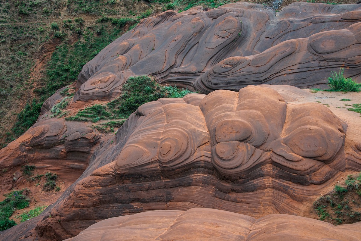 陕西榆林市靖边县波浪谷、水上丹霞、鳄鱼湾