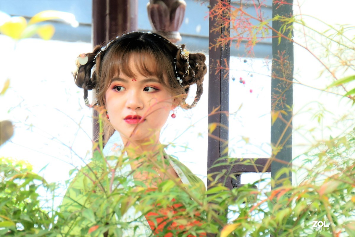 【竹林女孩-2】——摄于上海桂林公园