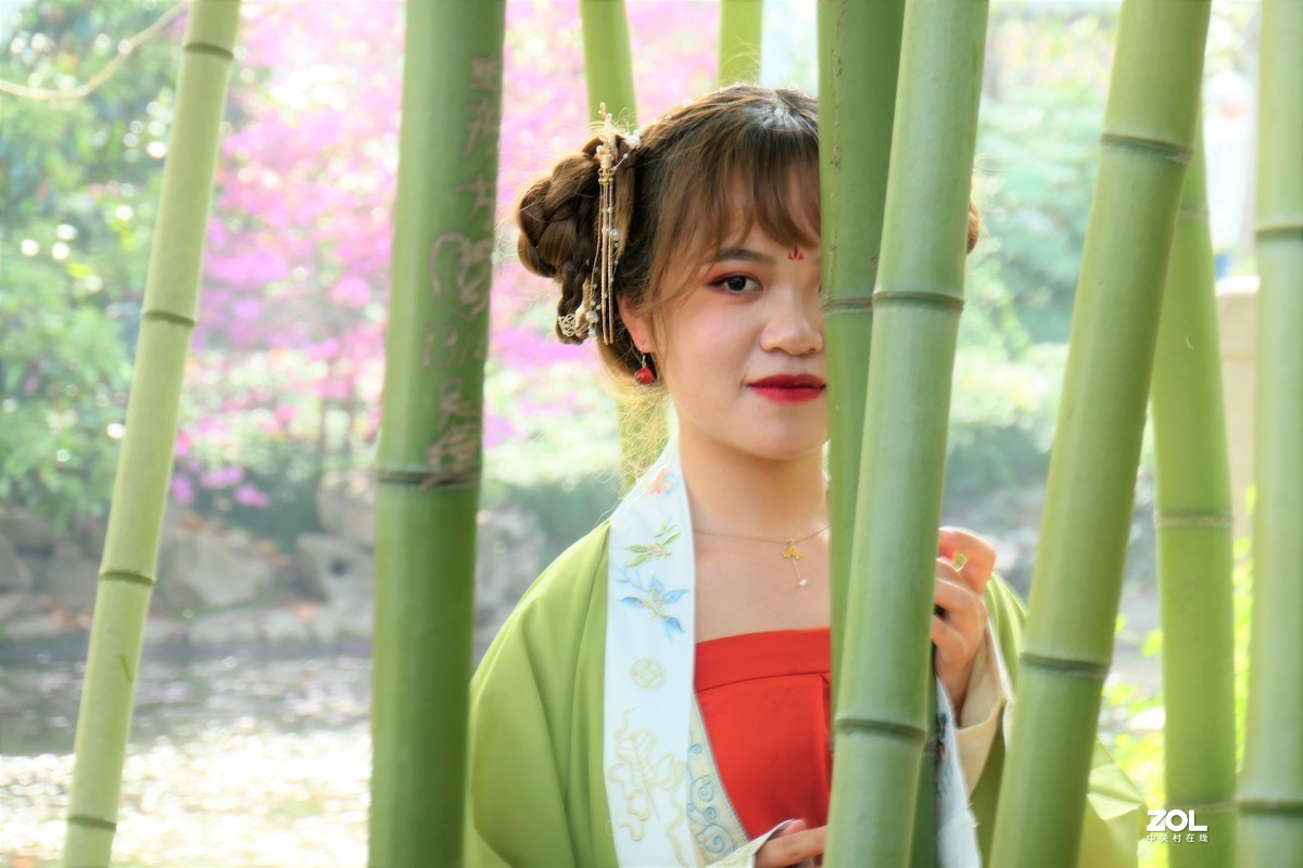 【竹林女孩-2】——摄于上海桂林公园
