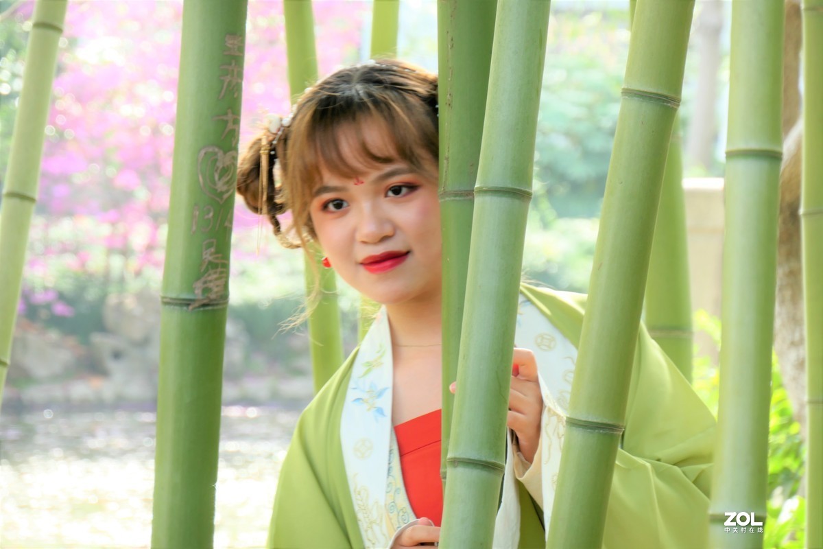 【竹林女孩-2】——摄于上海桂林公园