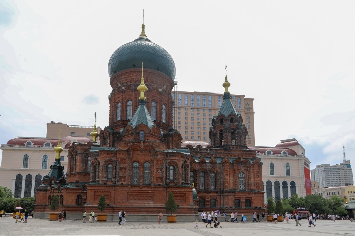 哈尔滨索菲亚教堂和几组雪雕作品复制件