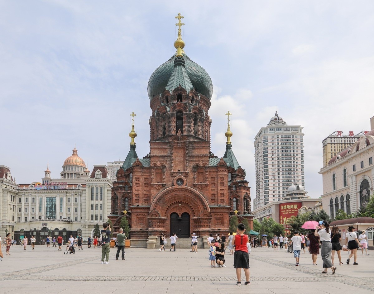 哈尔滨索菲亚教堂和几组雪雕作品复制件