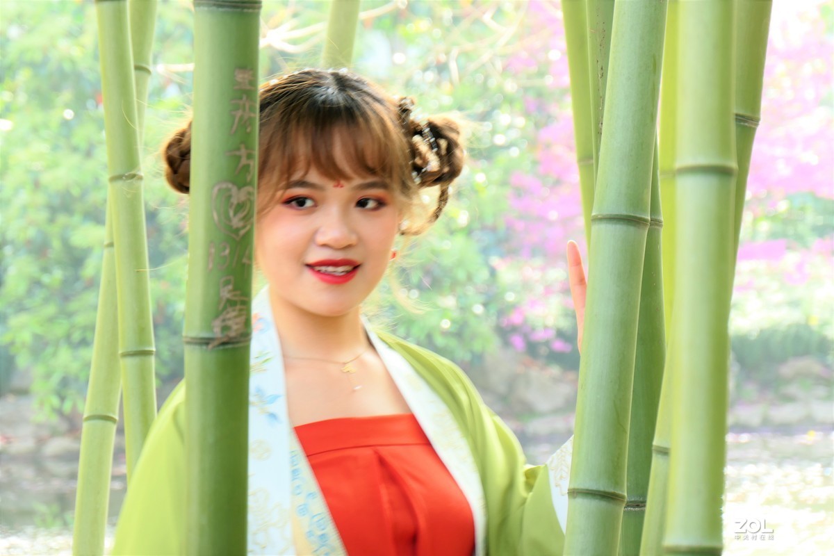 【竹林女孩-2】——摄于上海桂林公园