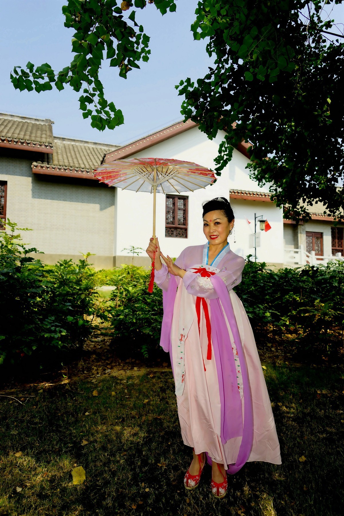 休闲在码头潭公园的静如美女！