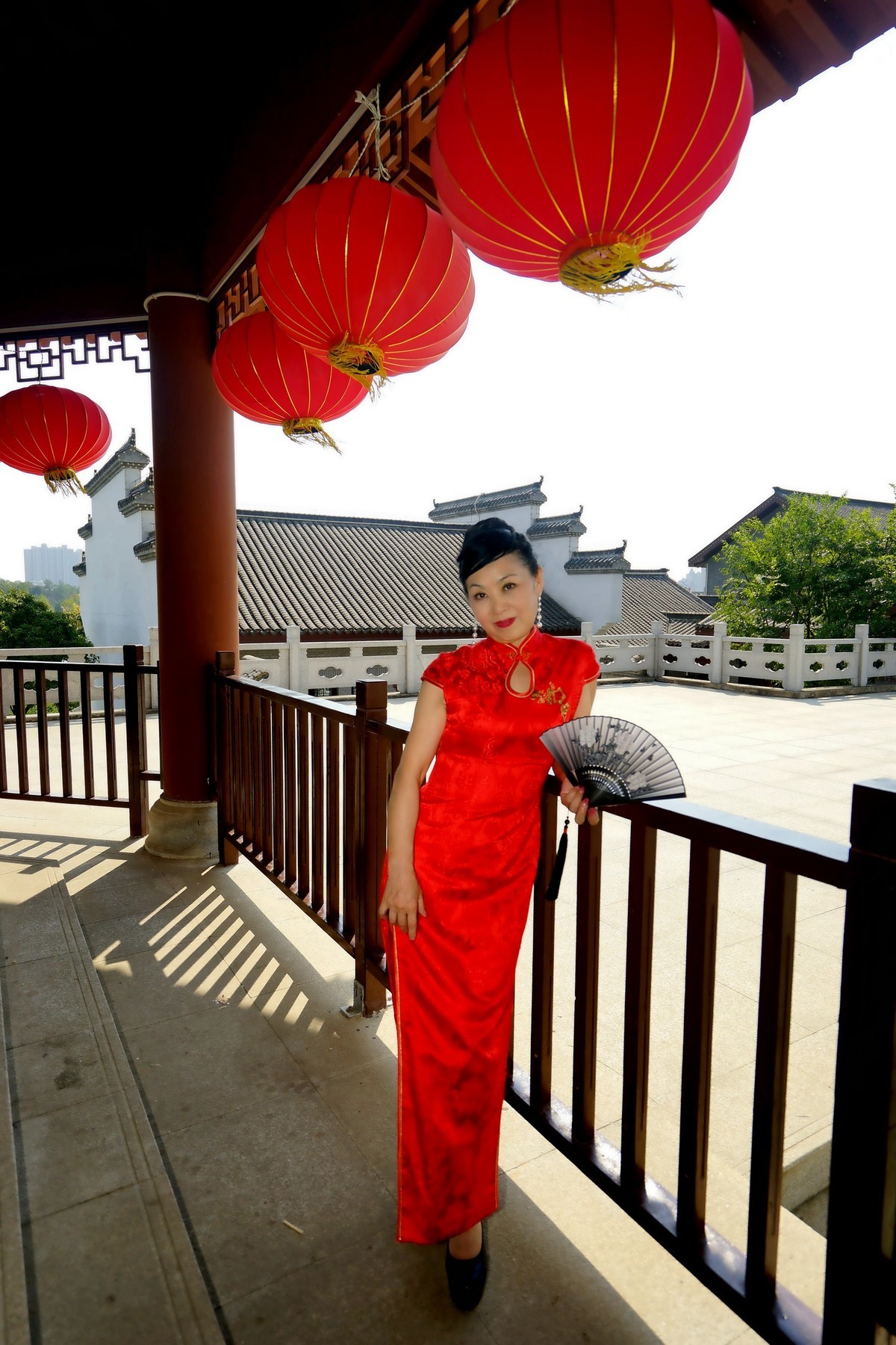 休闲在码头潭公园的静如美女！