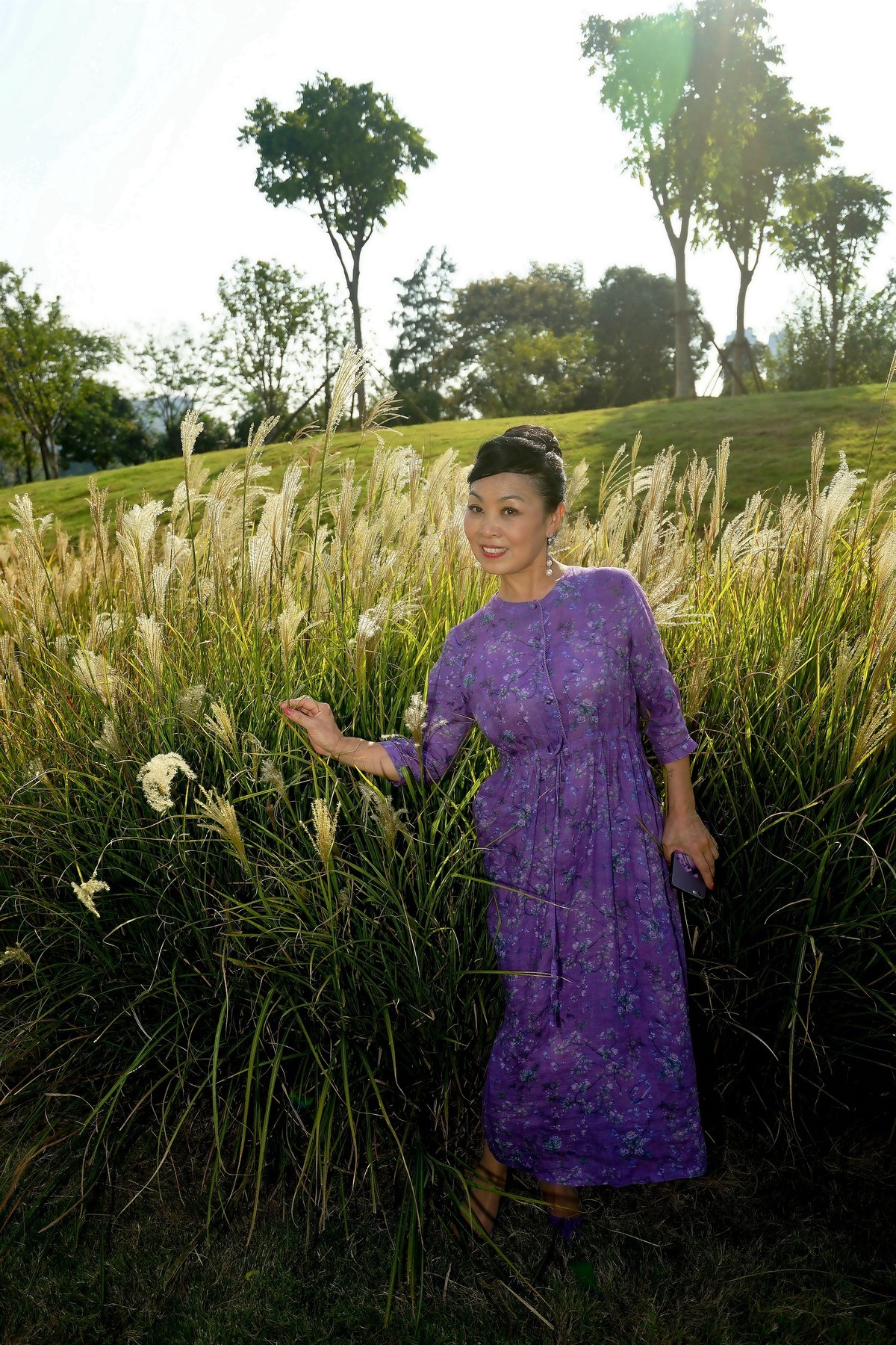 休闲在码头潭公园的静如美女！