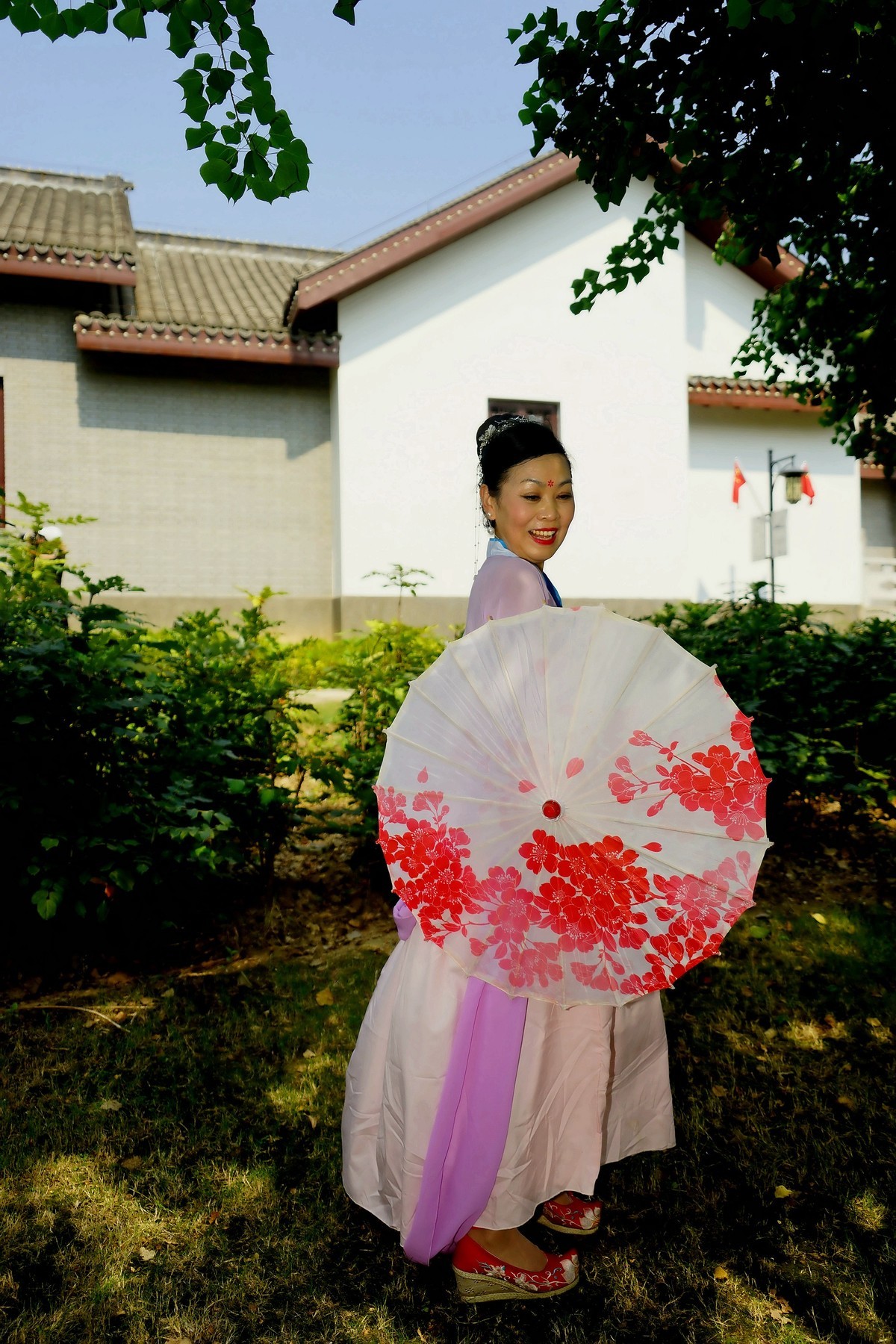 休闲在码头潭公园的静如美女！