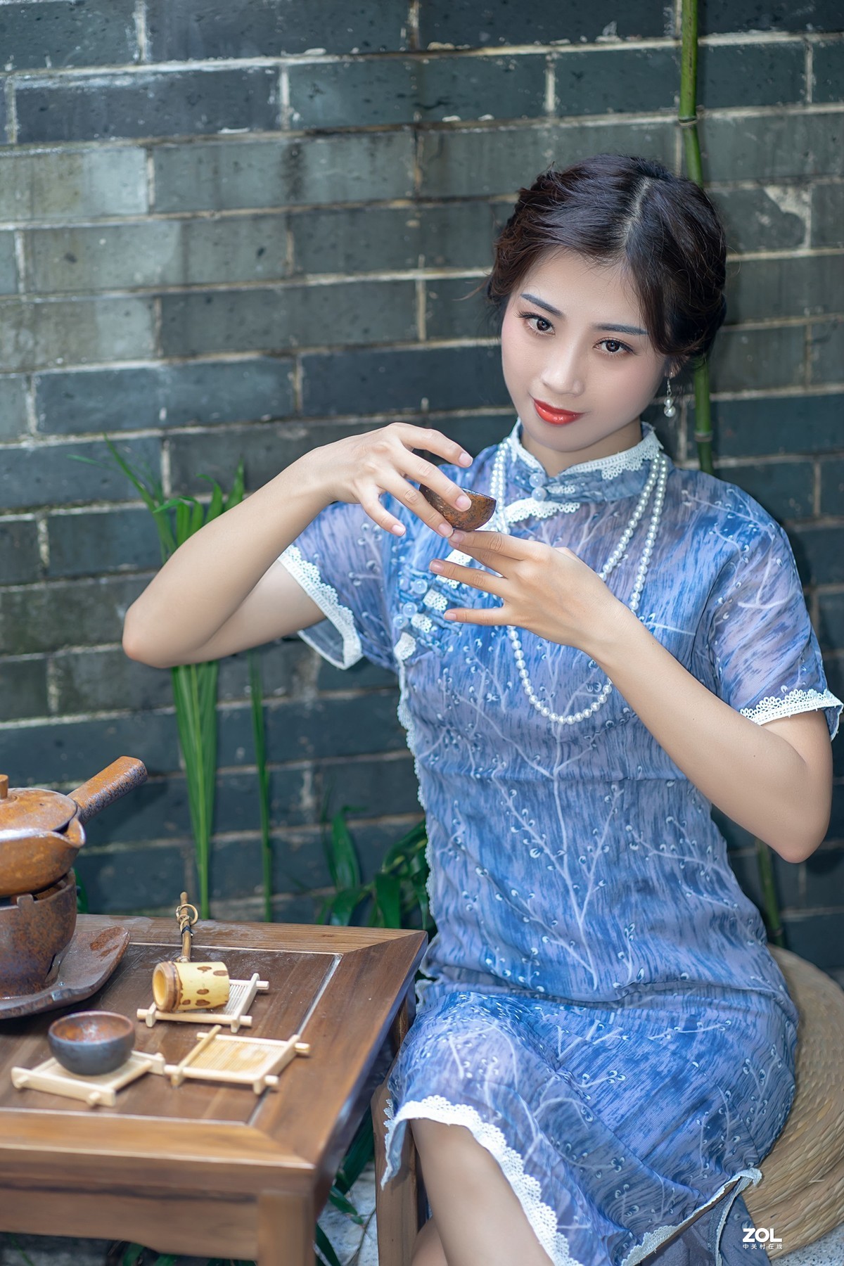 旗袍美女〔溜溜〕