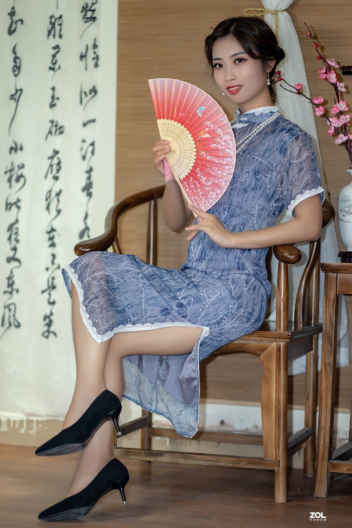 旗袍美女〔溜溜〕