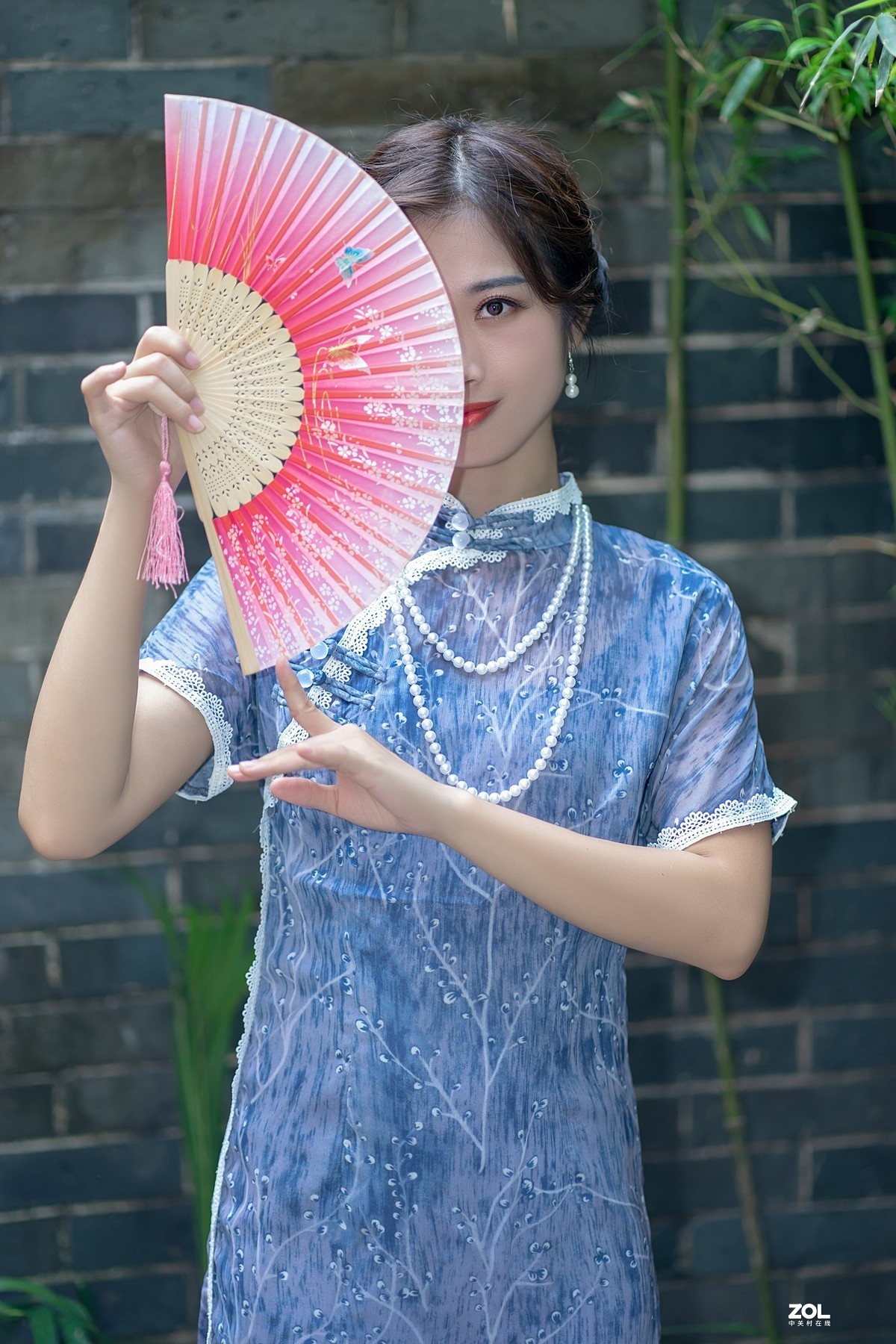 旗袍美女〔溜溜〕