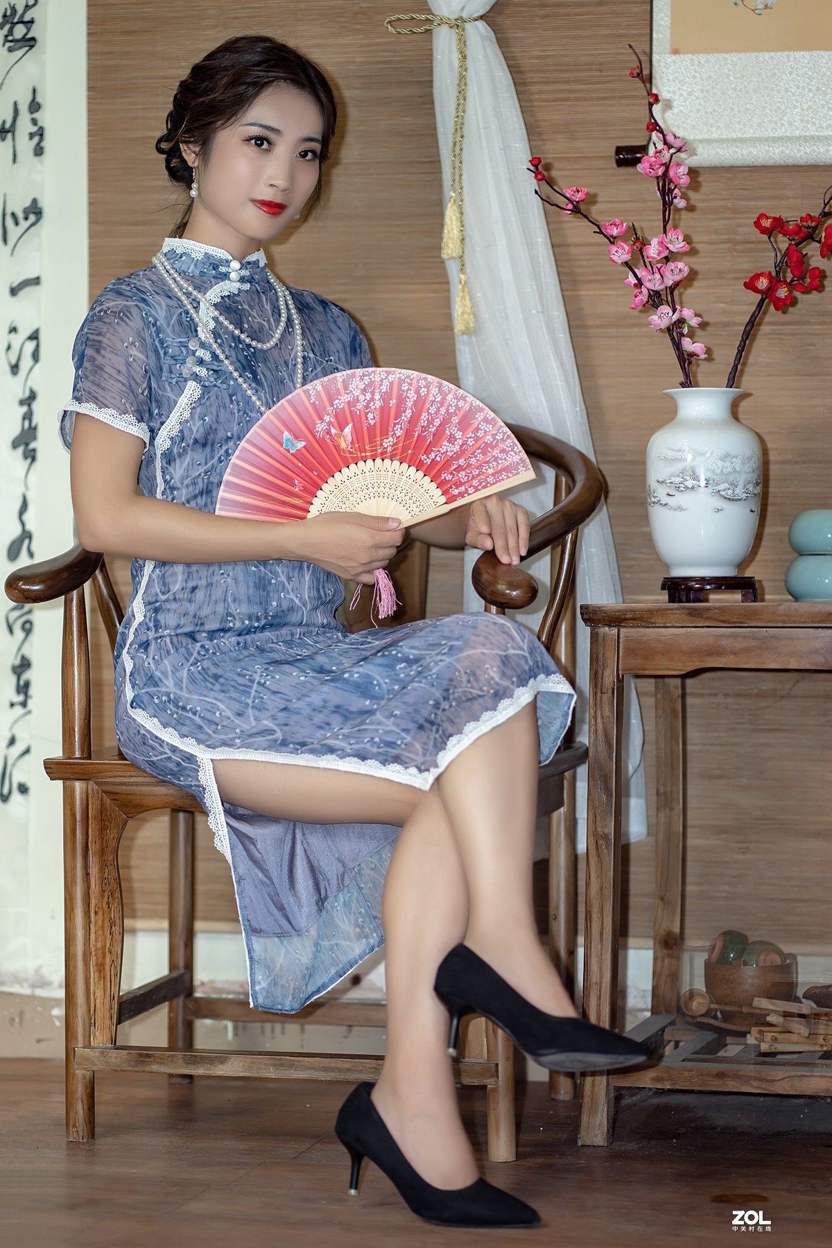 旗袍美女〔溜溜〕