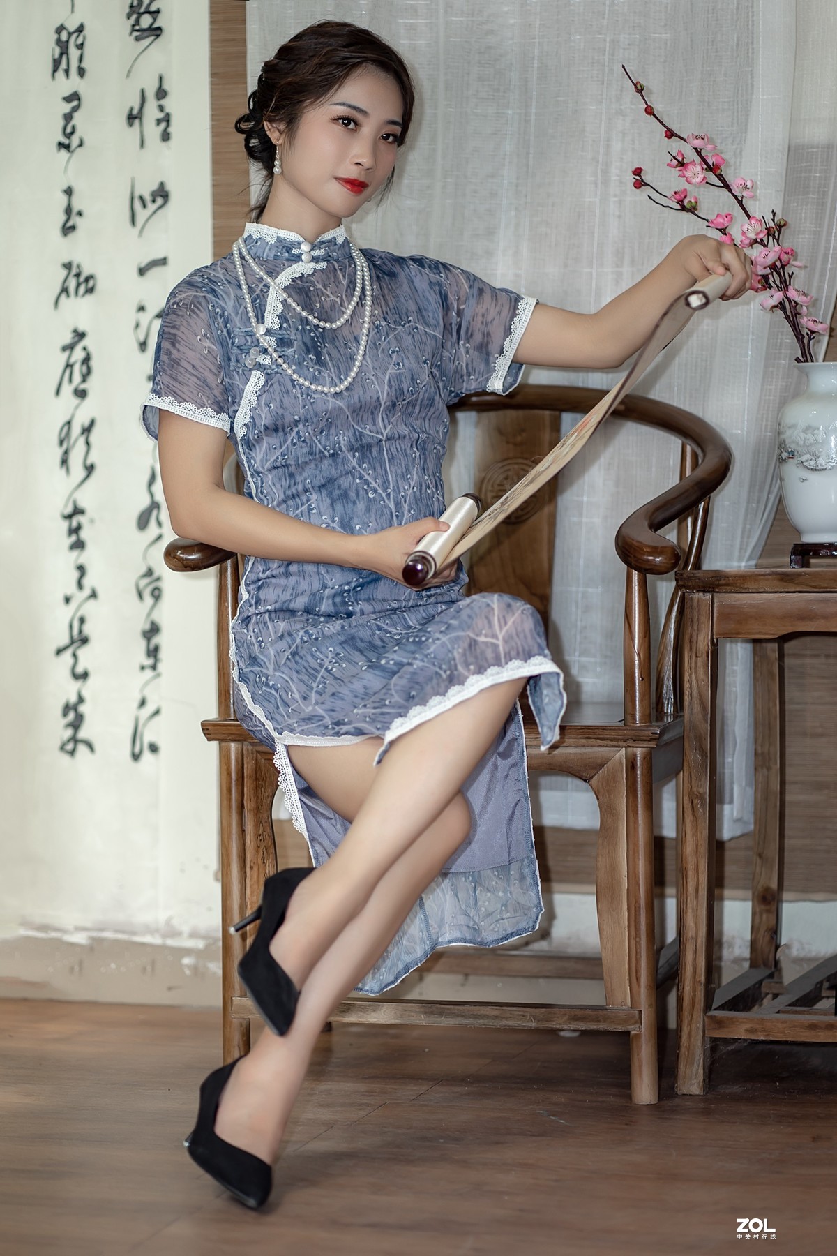 旗袍美女〔溜溜〕