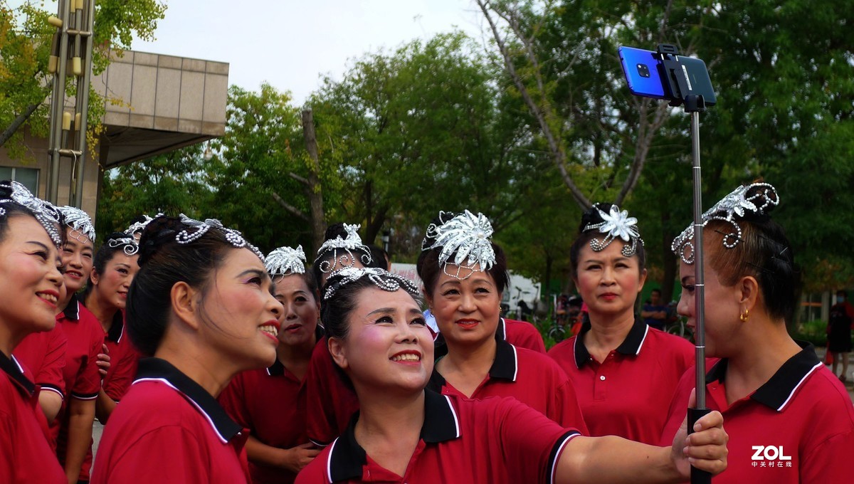 ?金秋“绽放夕阳”