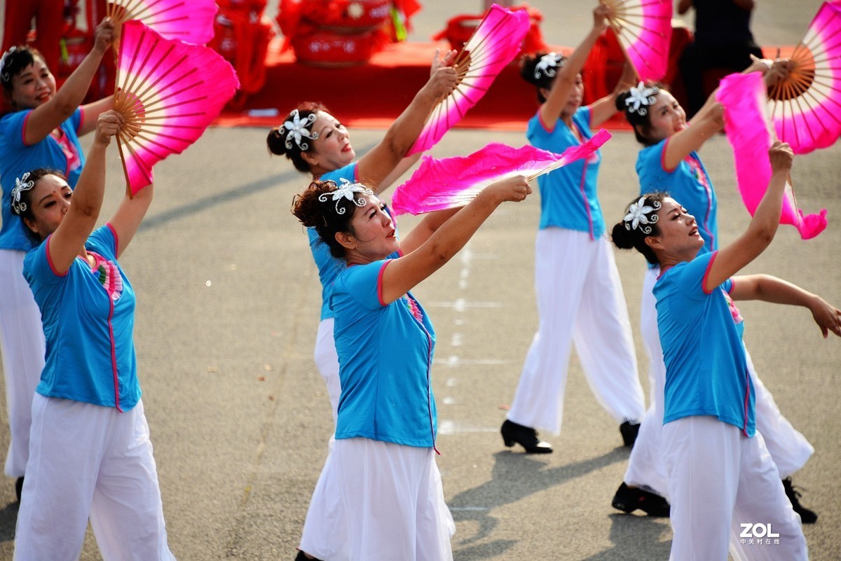 ?金秋“绽放夕阳”