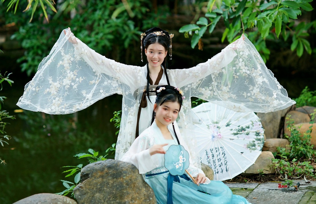古风汉服亲姐妹嘉尉嘉婕