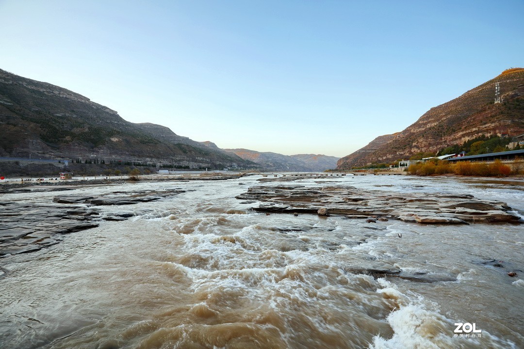 山西黄河口瀑布景区