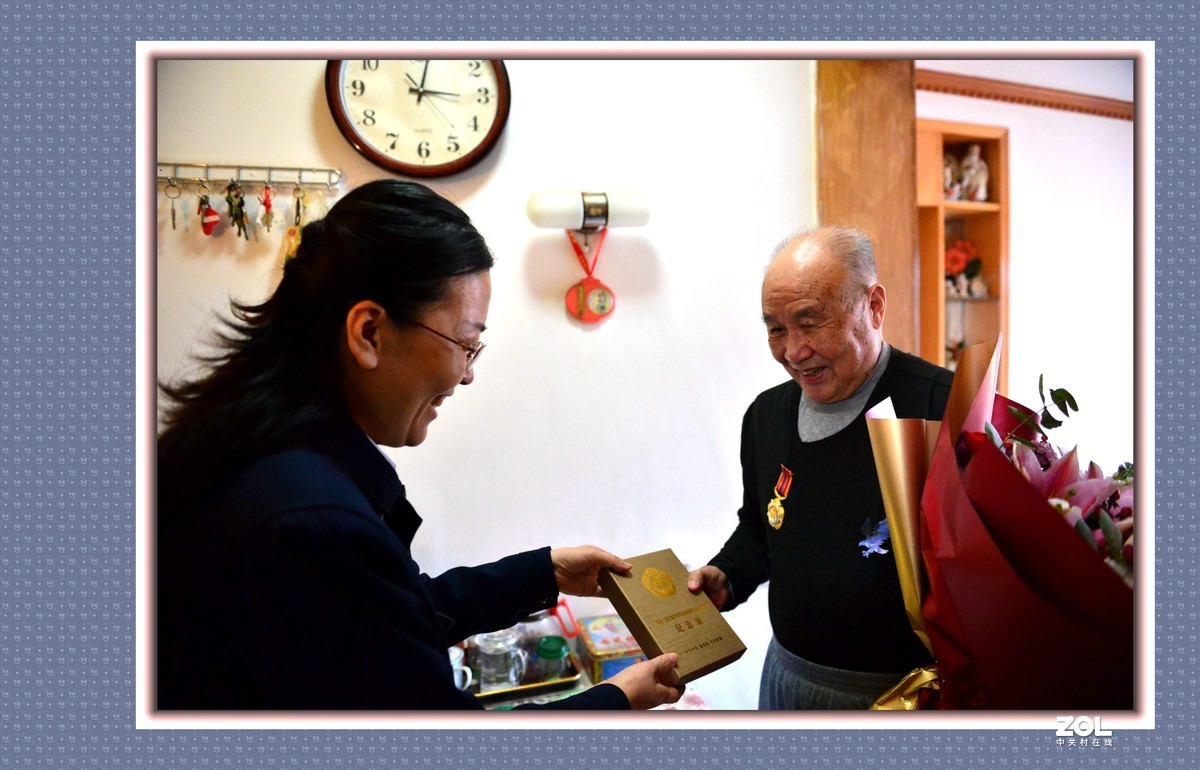 昌飞公司慰问发送《中国人民志愿军抗美援朝70周年》纪念章