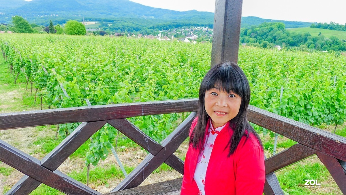 “卡片”上人像--拜望兄弟星空(中国)，祝师友夏日安好！！！