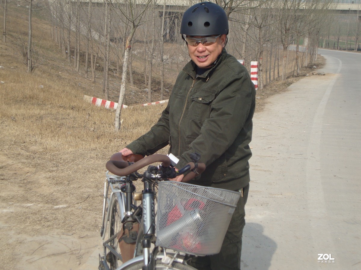 退休后骑行锻炼身体！！