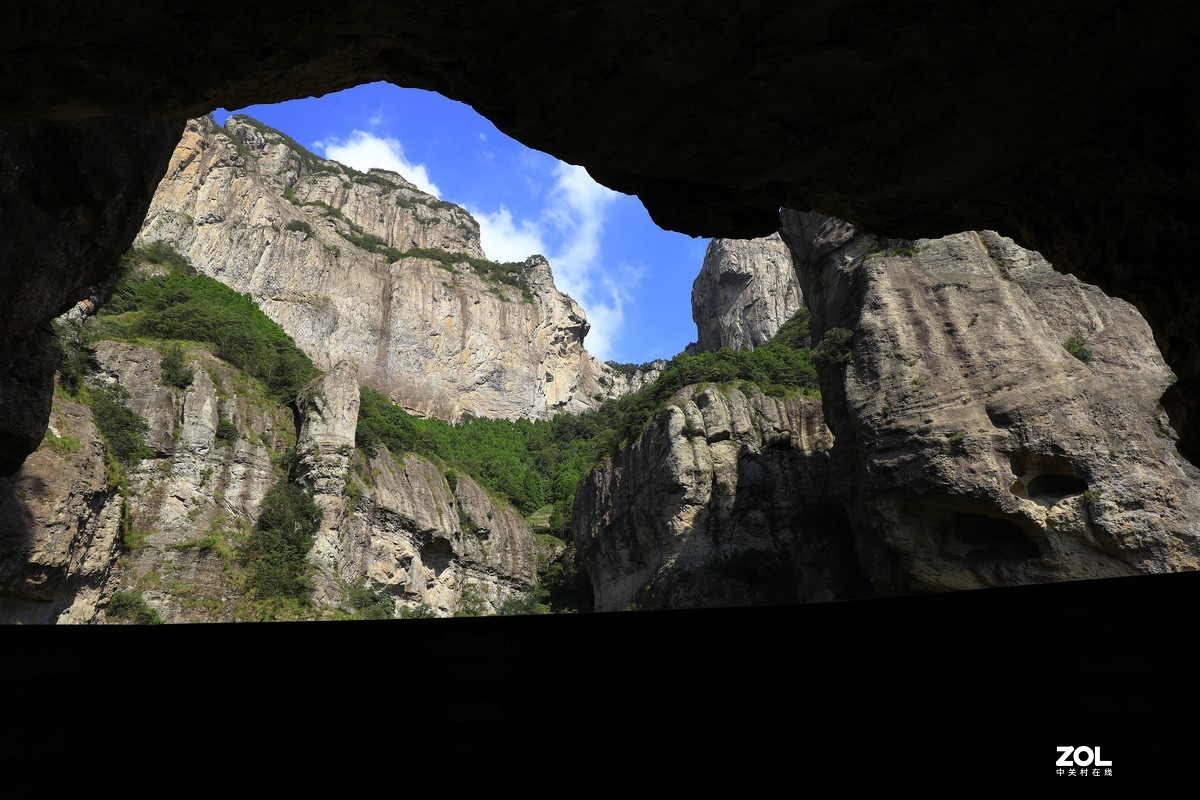 雁荡山方洞奇观