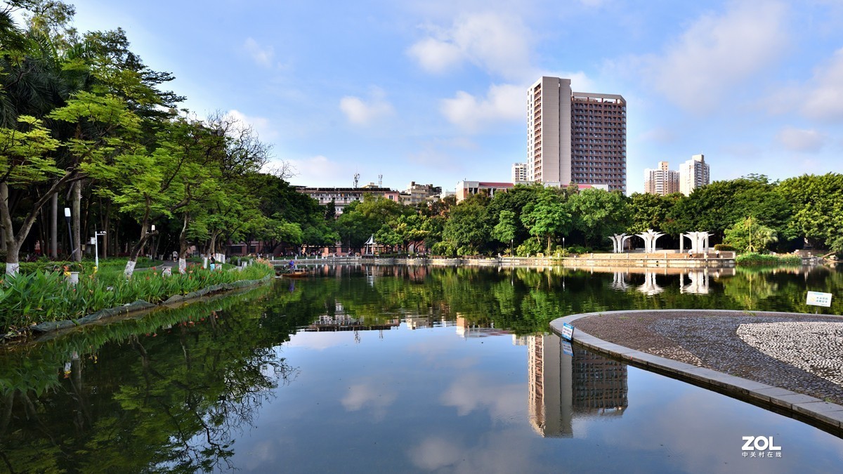 广西大学校园人工湖掠影