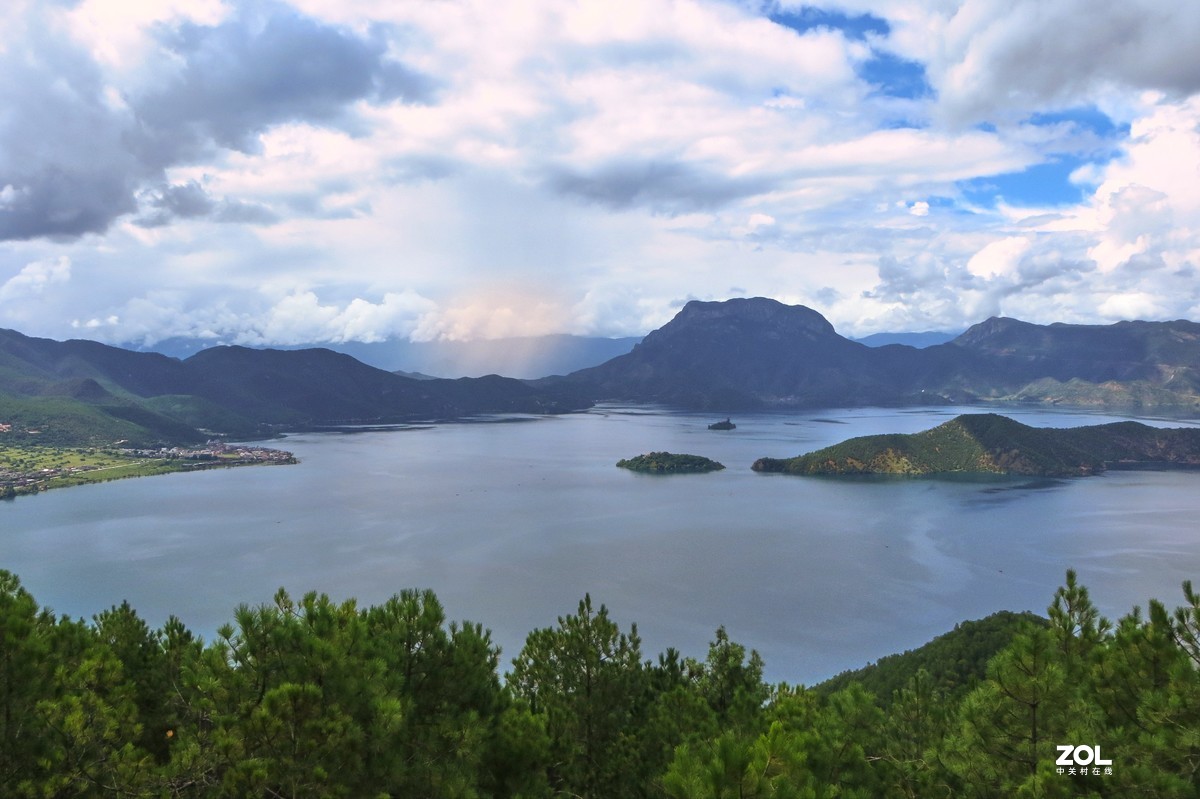 泸沽湖，静水流深