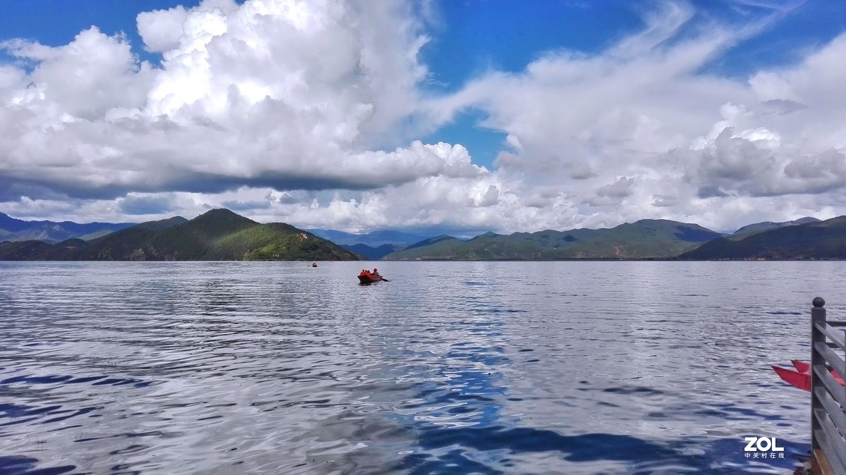泸沽湖，静水流深