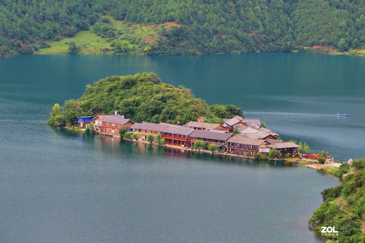 泸沽湖，静水流深