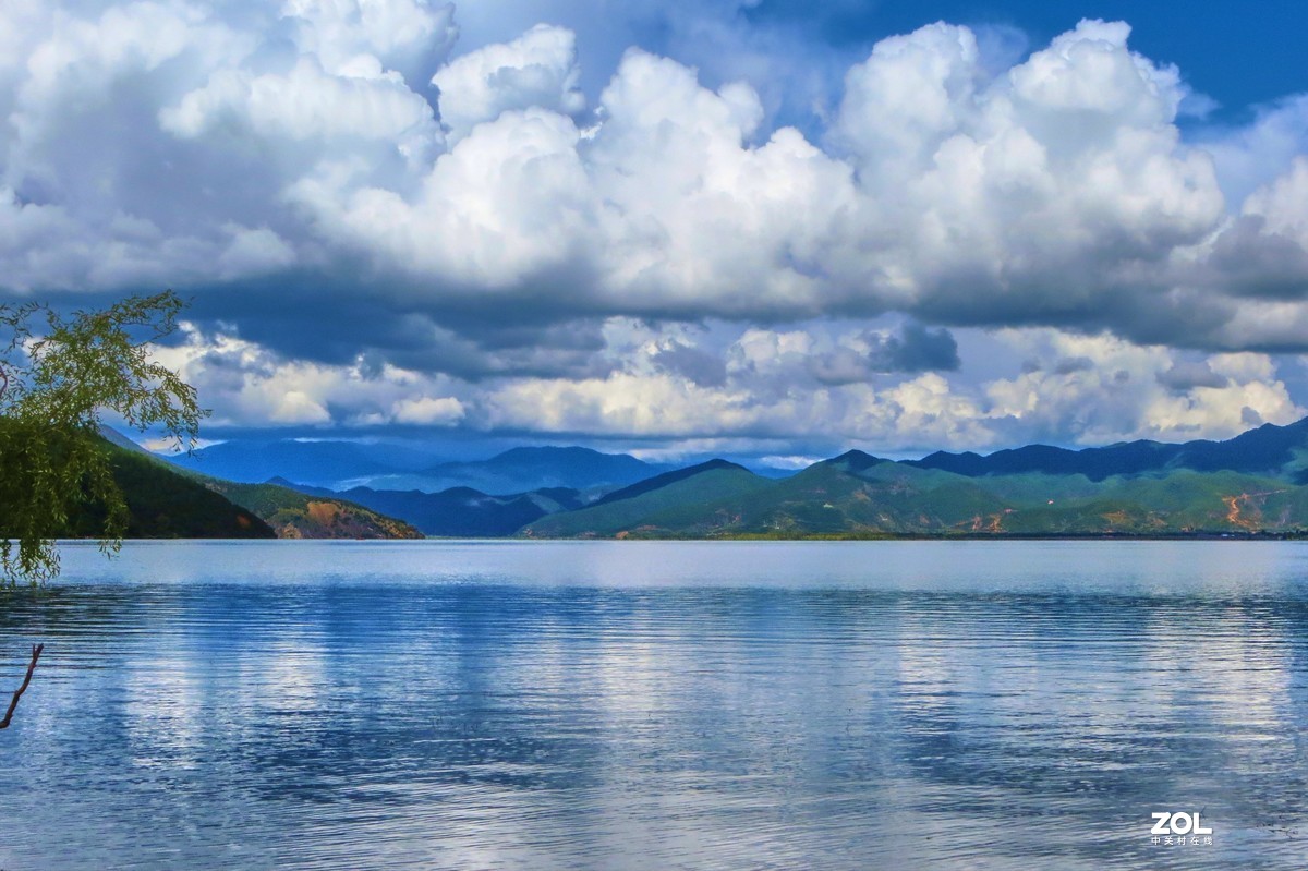 瀘沽湖,靜水流深