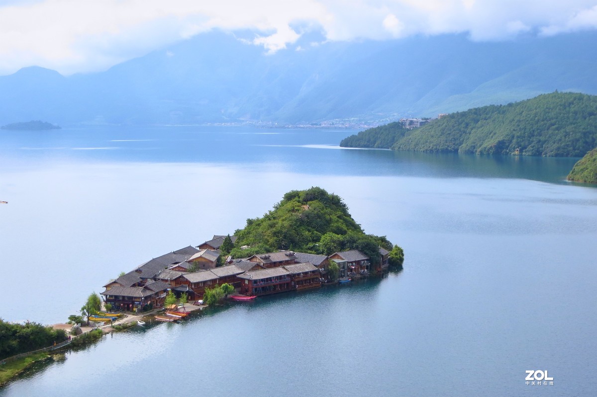 泸沽湖，静水流深