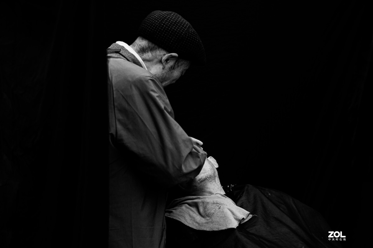 试拍鲁南农村集市，镜头素质还是不错的。机身为老5D2