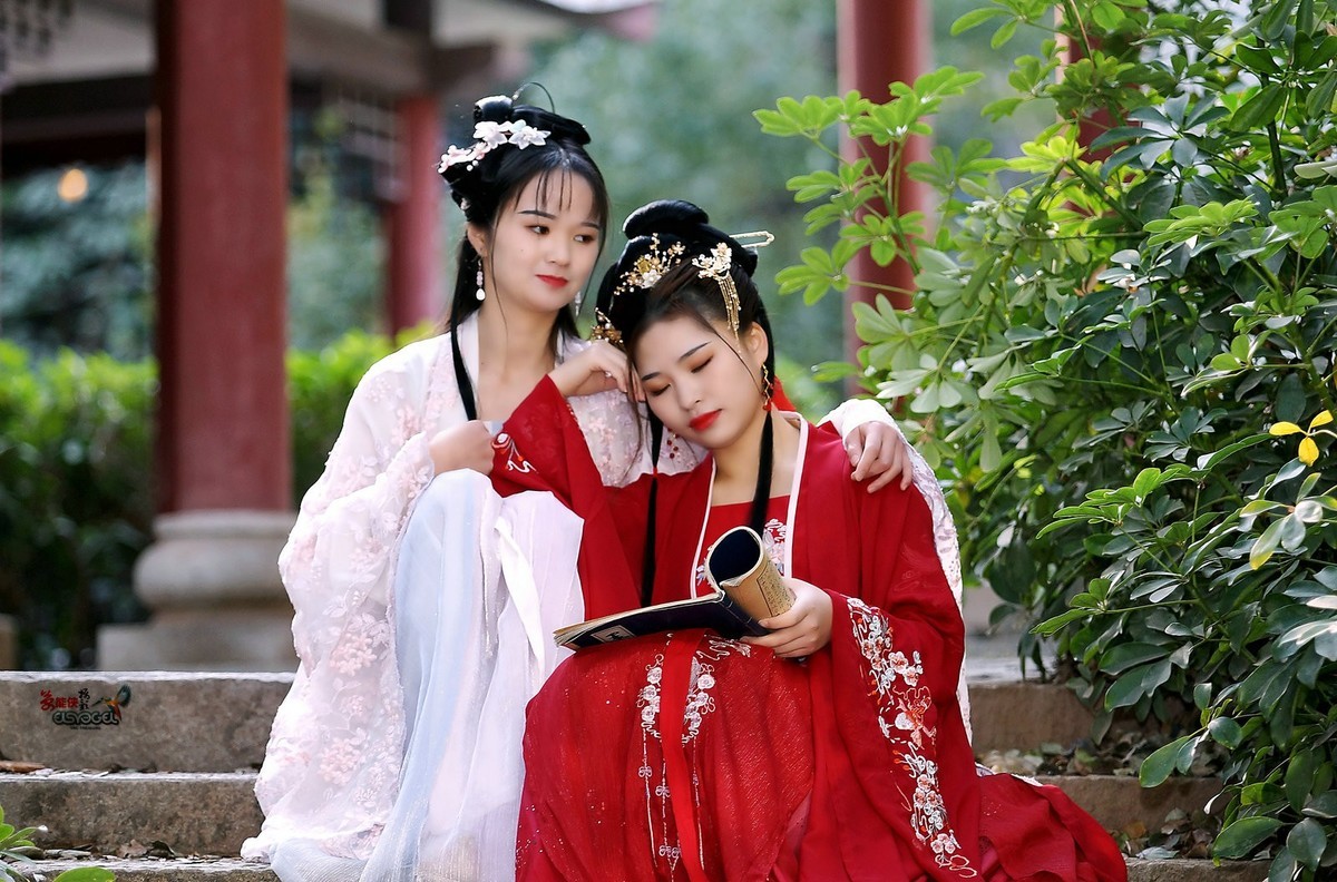 冬日古装姐妹花神燕苏燕