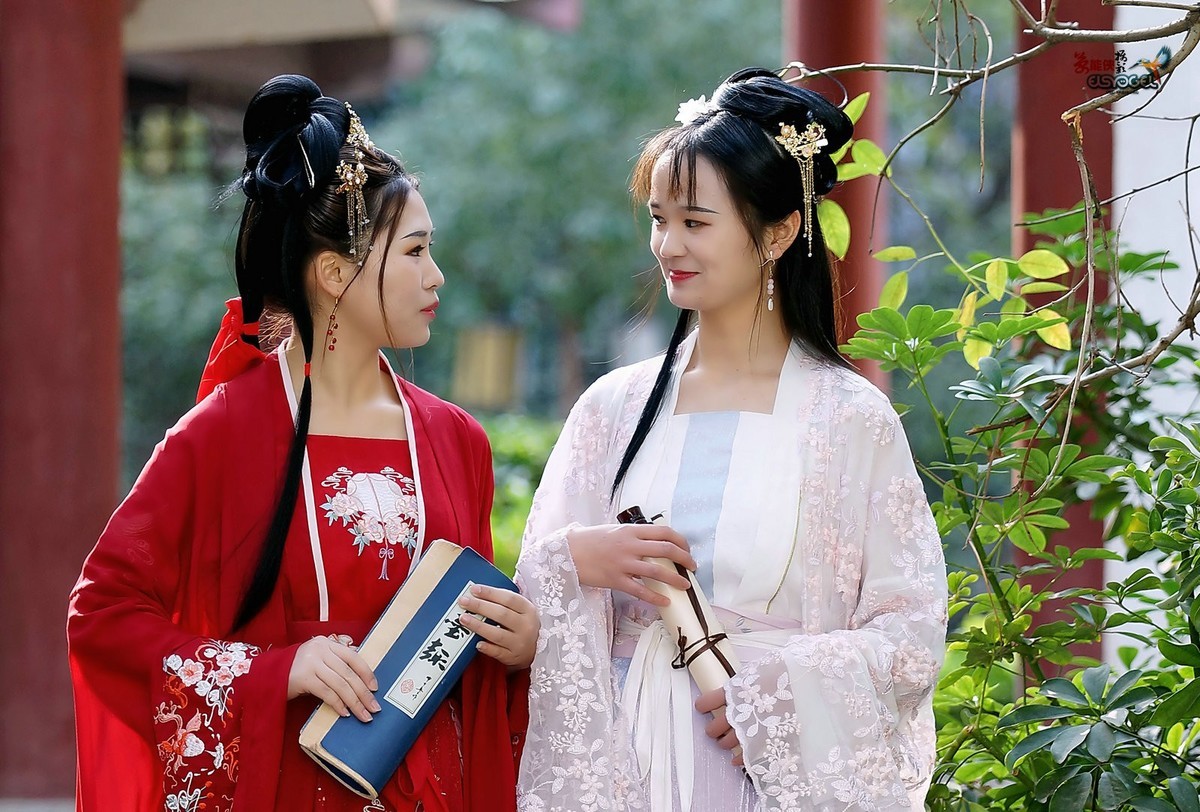 冬日古装姐妹花神燕苏燕