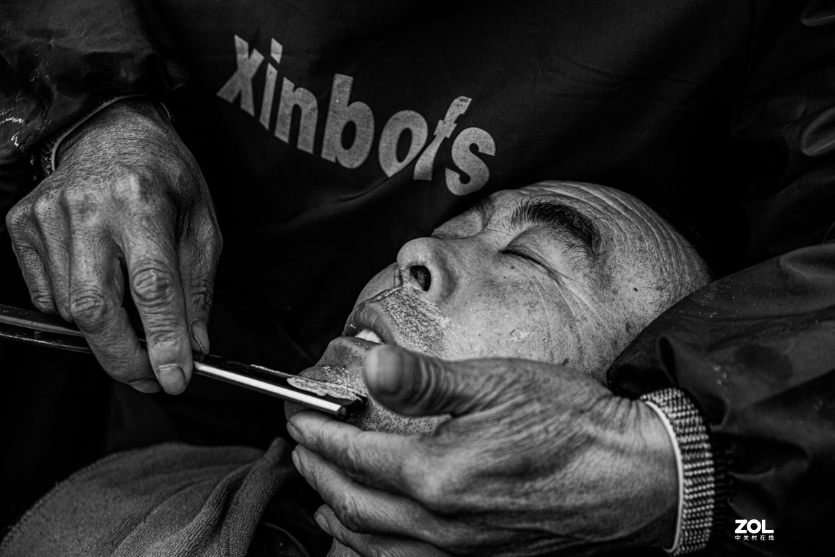 试拍鲁南农村集市，镜头素质还是不错的。机身为老5D2