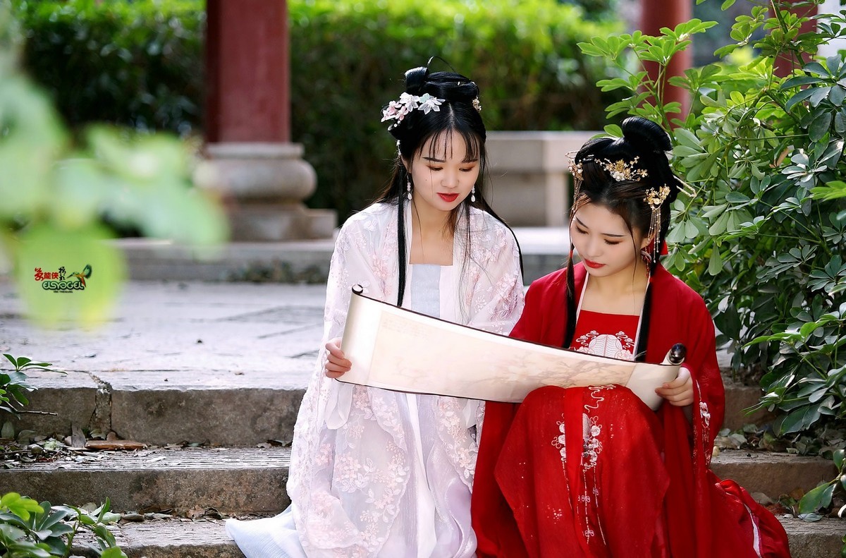 冬日古装姐妹花神燕苏燕