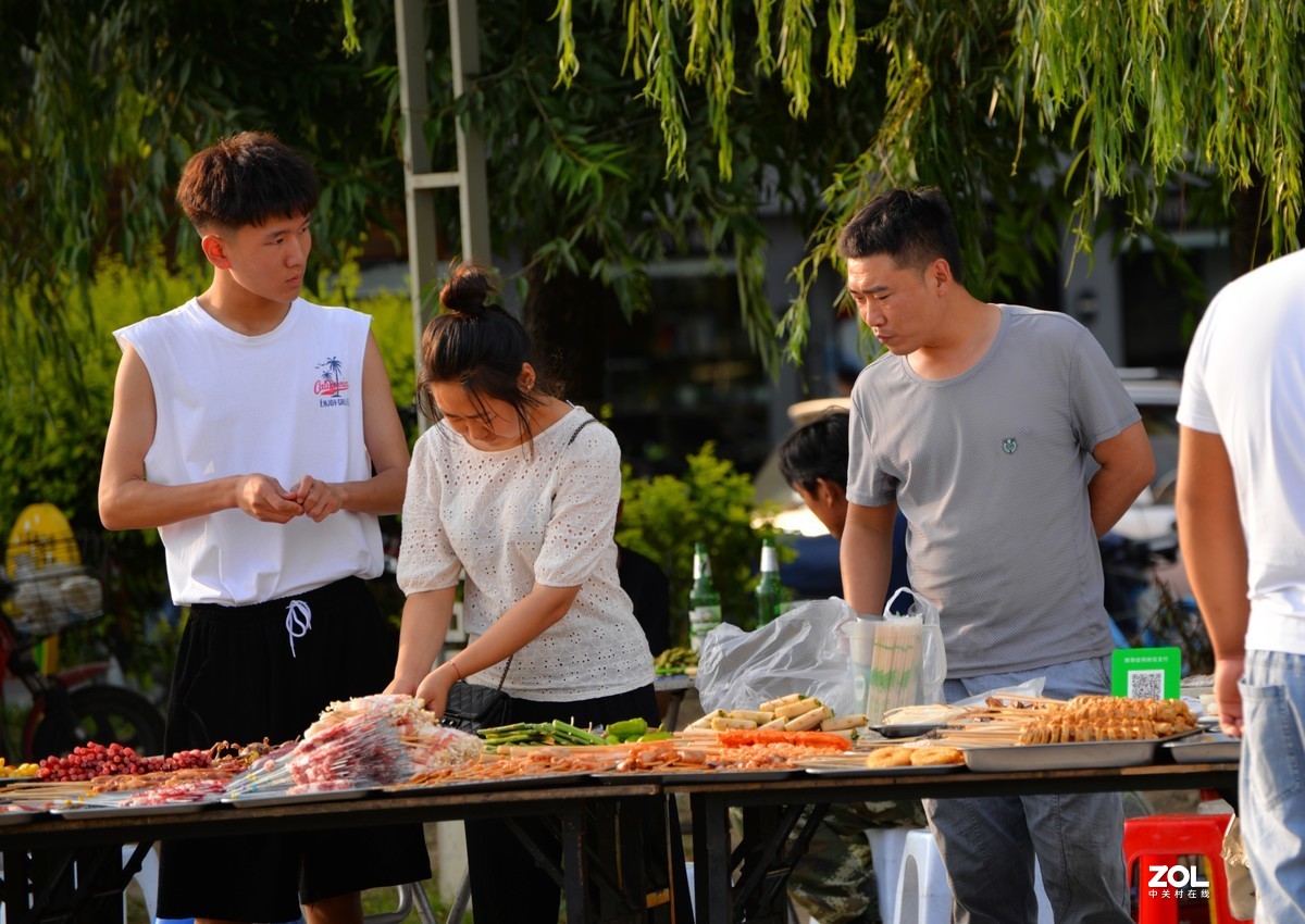 今天新入手尼康70-300vr，迫不及待的出去试拍