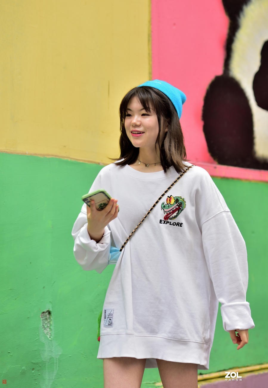 大一学摄影女生(2) 串门帖.镜头:尼康af85.1.8d