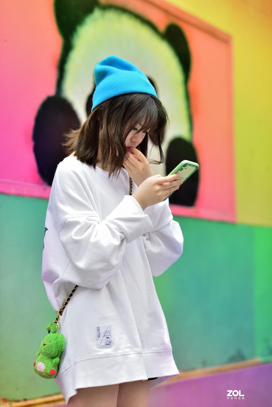 大一学摄影女生(2) 串门帖.镜头:尼康af85.1.8d