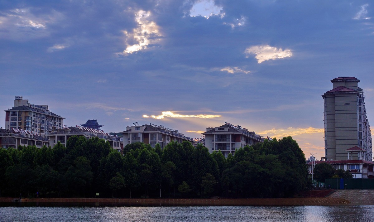 鄱 阳 韭 菜 湖 晨 曦