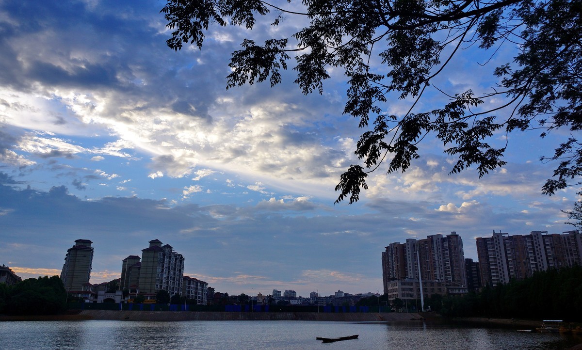 鄱 阳 韭 菜 湖 晨 曦