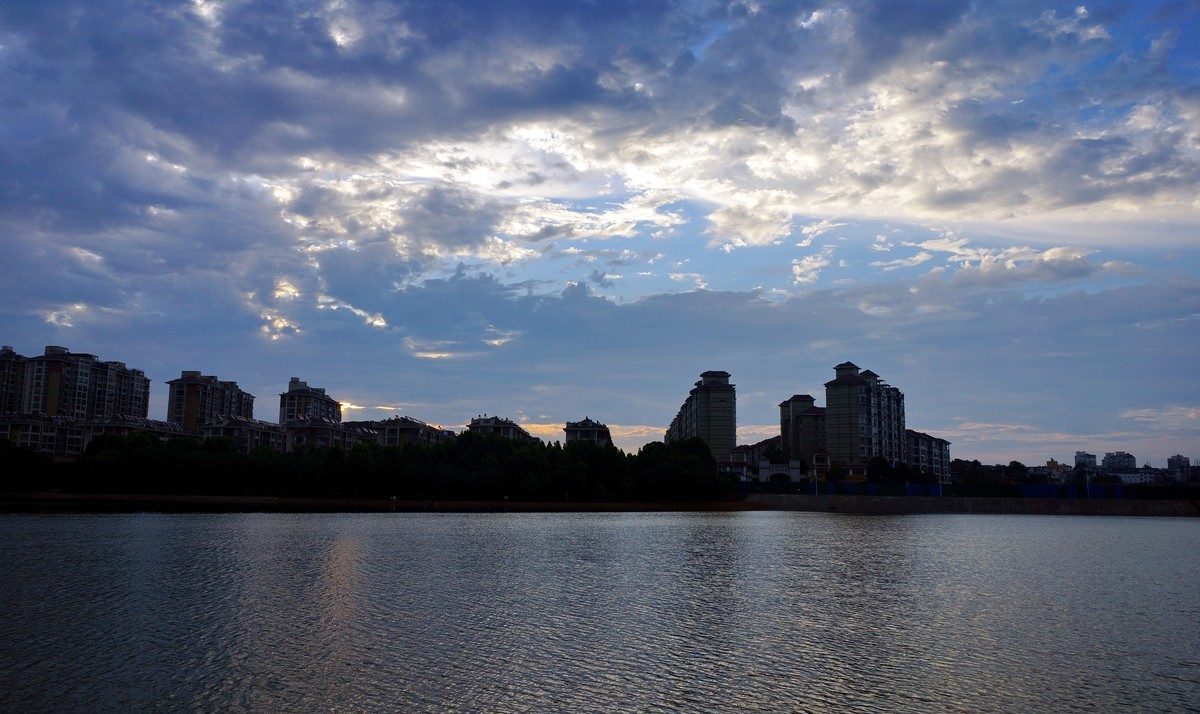 鄱 阳 韭 菜 湖 晨 曦