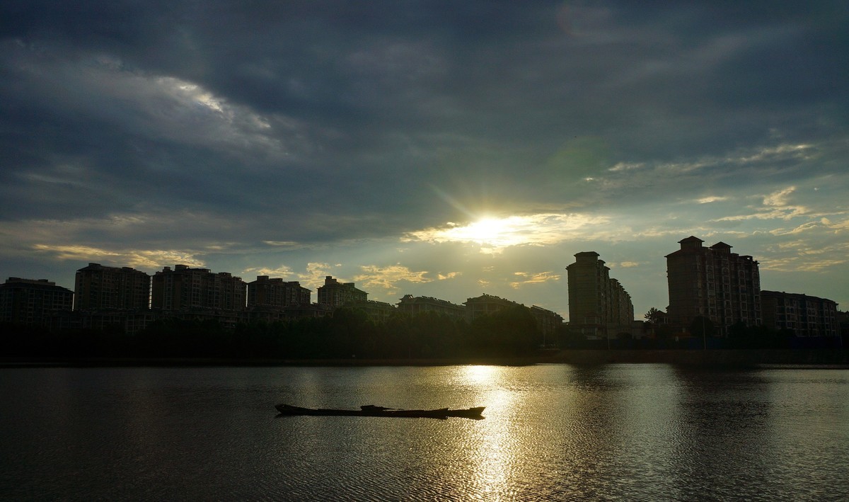 鄱 阳 韭 菜 湖 晨 曦